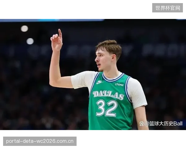弗拉格在综合价值贡献上略胜一筹,但克努佩尔的异军突起让最佳新秀之争悬念重生。 弗拉格在综合价值贡献上略胜一筹,但克努佩尔的异军突起让最佳新秀之争悬念重生。